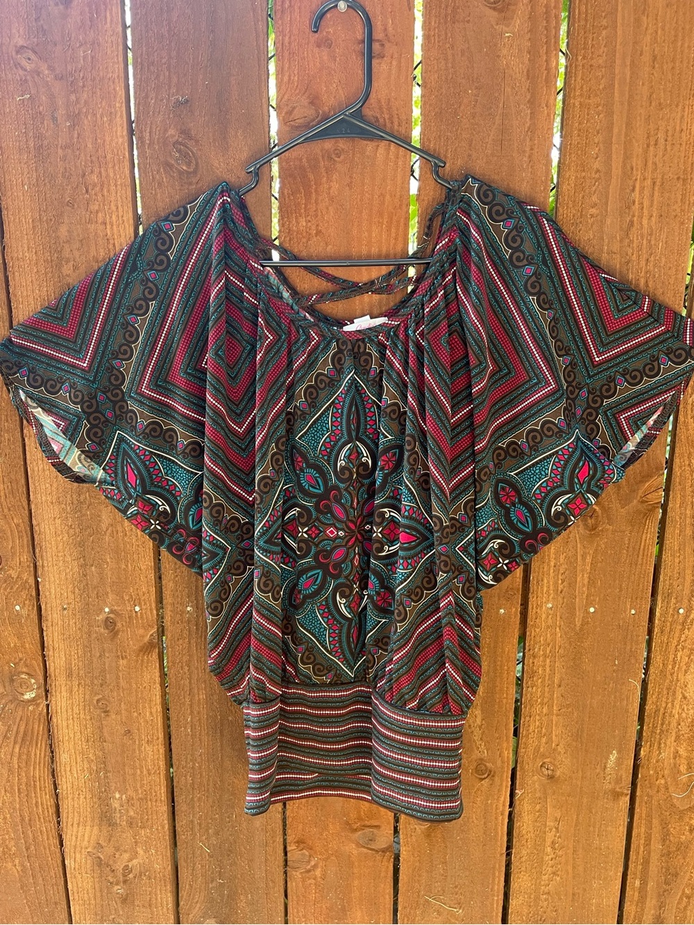 Candie’s Y2k Retro Batwing Top, Geometric Pattern Whimsy-Grunge Sz M